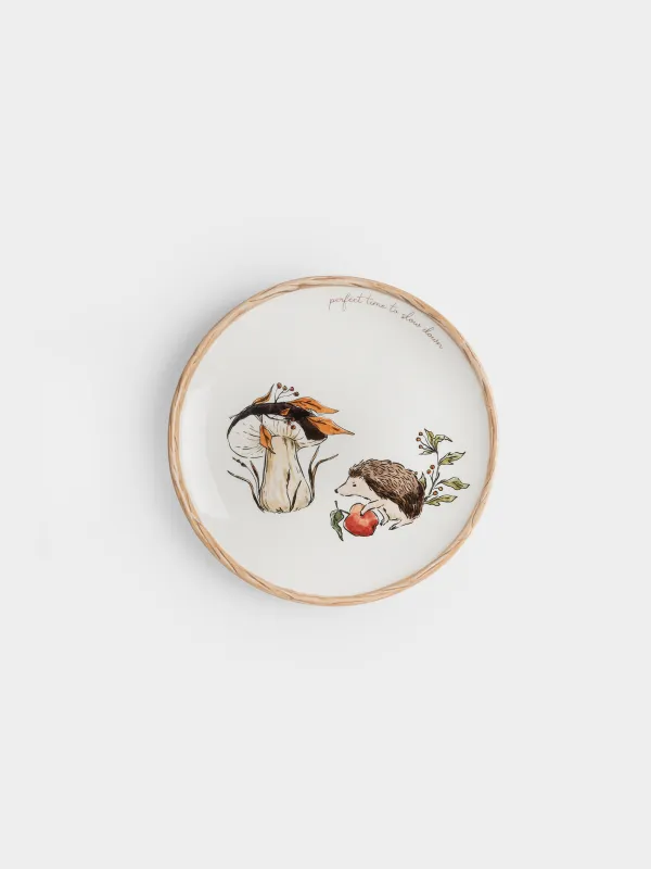 Тарелка закусочная, 22 см, керамика, молочная, Еж с яблоком и гриб, Forest hedgehog, image-0