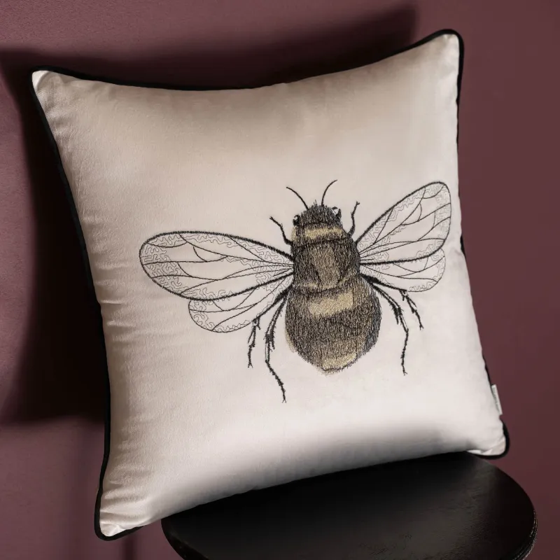 Подушка декоративная, 45х45 см, Шмель, Bugs
