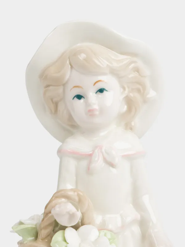 Мүсінше, 18 см, фарфор P, сүт түстес, Гүлдері бар қыз, Girl figurine, image-3