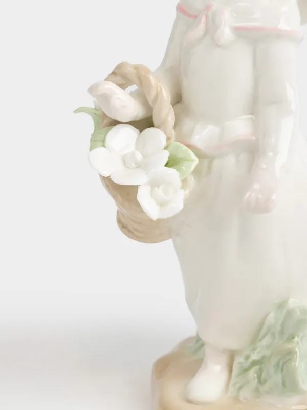 Мүсінше, 18 см, фарфор P, сүт түстес, Гүлдері бар қыз, Girl figurine, image-4