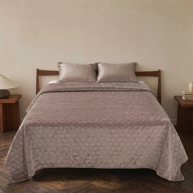Покрывало, 220х240 см, стеганое, Соты, Lion, Stitch velvet