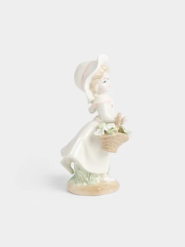 Мүсінше, 18 см, фарфор P, сүт түстес, Гүлдері бар қыз, Girl figurine, image-1