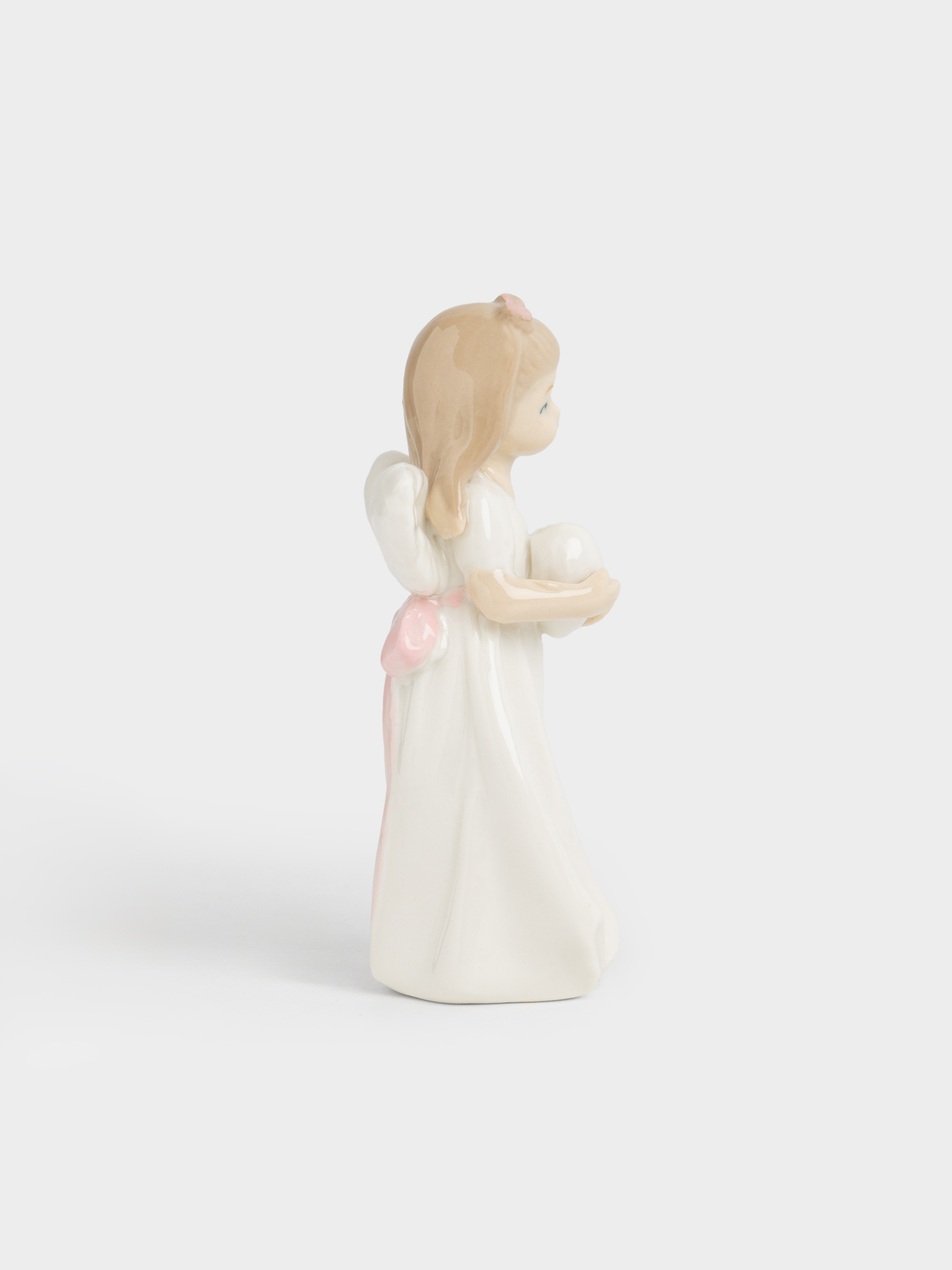 Мүсінше, 12 см, фарфор P, сүт түстес, Жүрегі бар періште, Angel figurine, image-2