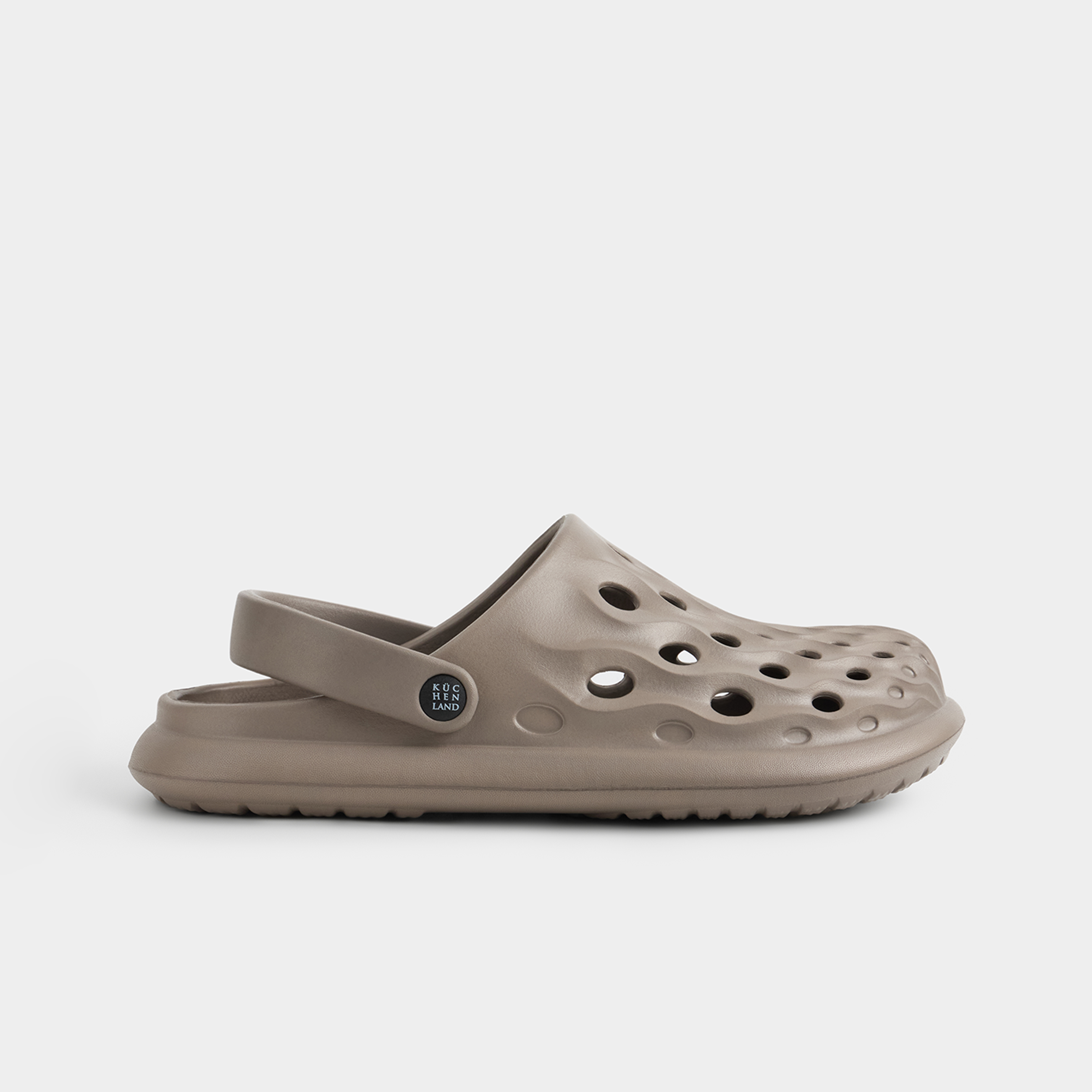 Коричневый