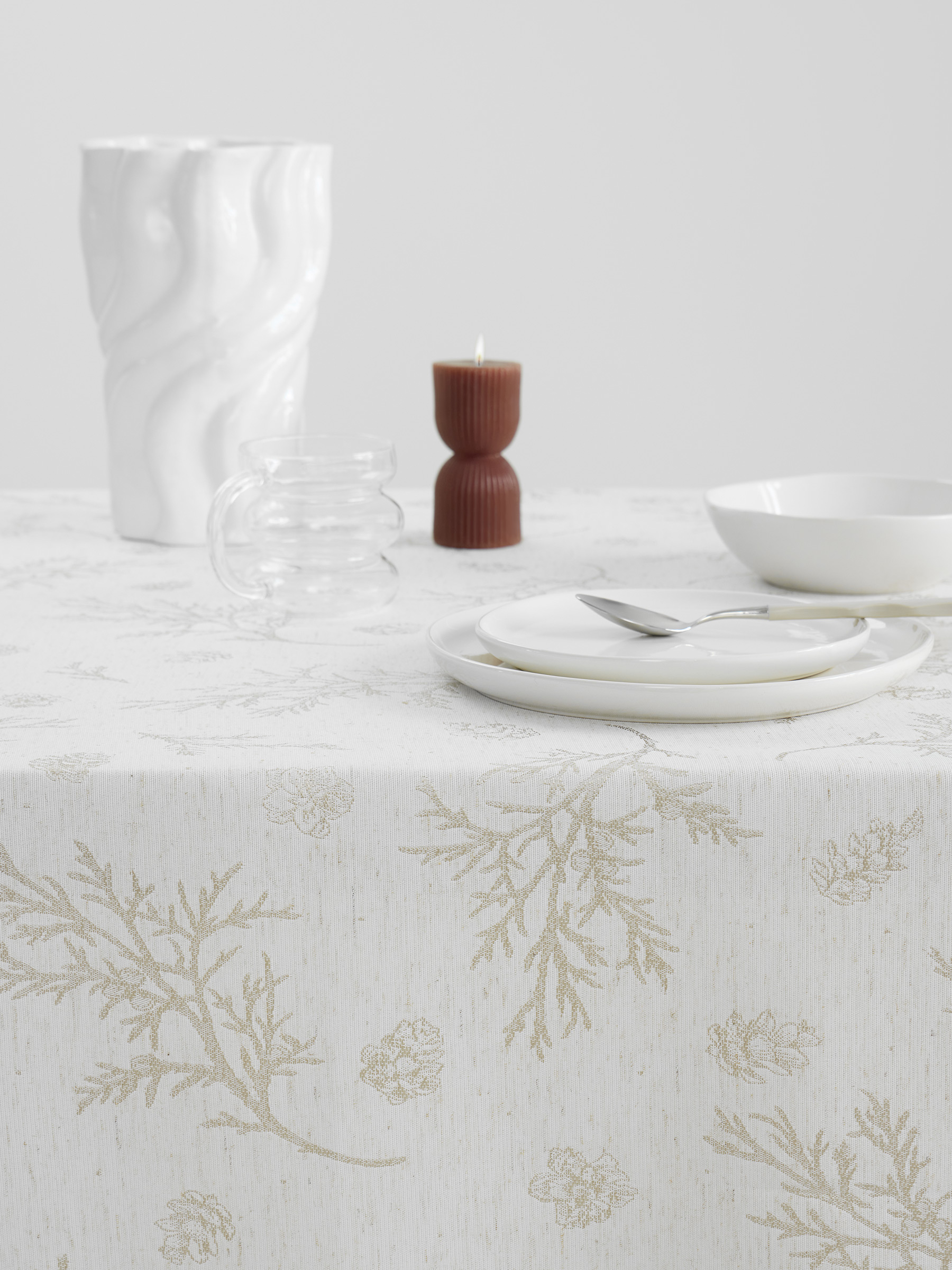 Скатерть, 160х160 см, жаккард, полиэстер, бежевая, Ветви и шишки, Conifer branches, image-4