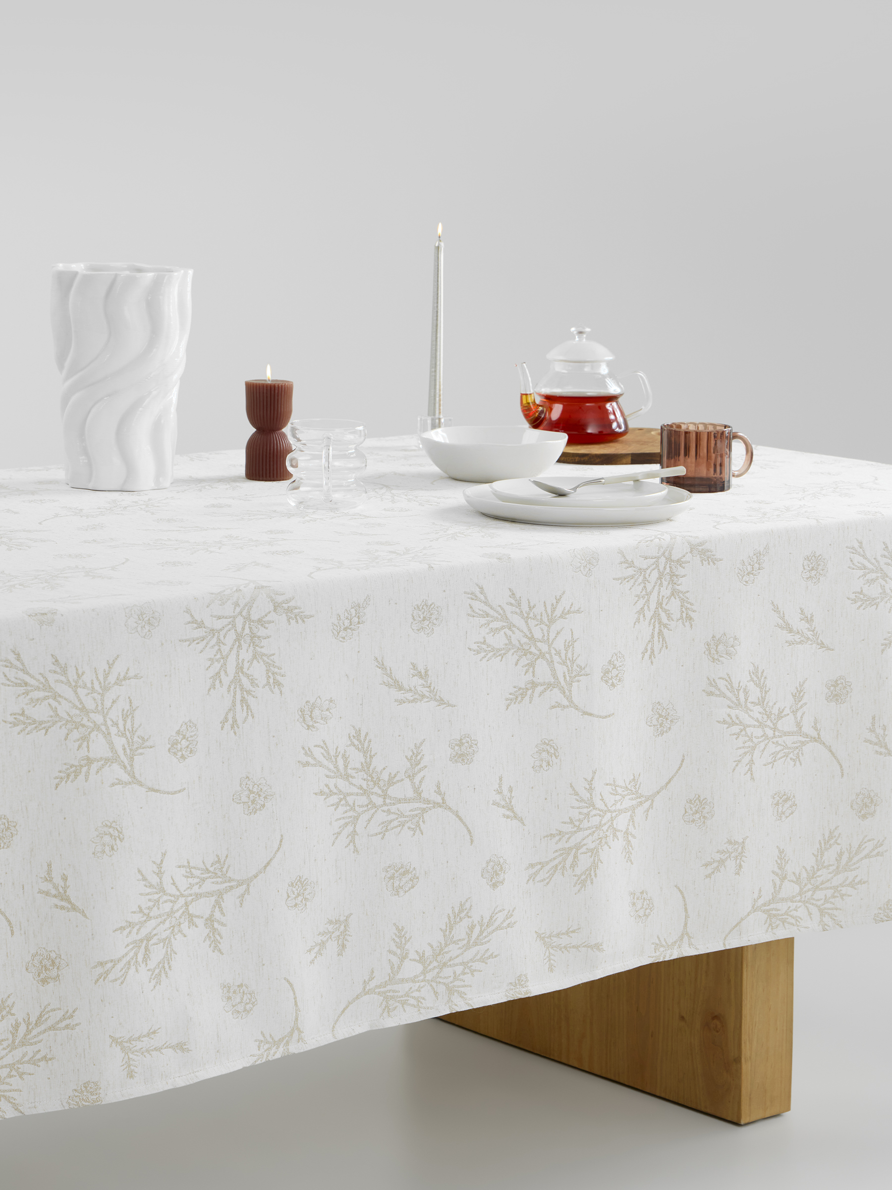 Скатерть, 160х160 см, жаккард, полиэстер, бежевая, Ветви и шишки, Conifer branches, image-6