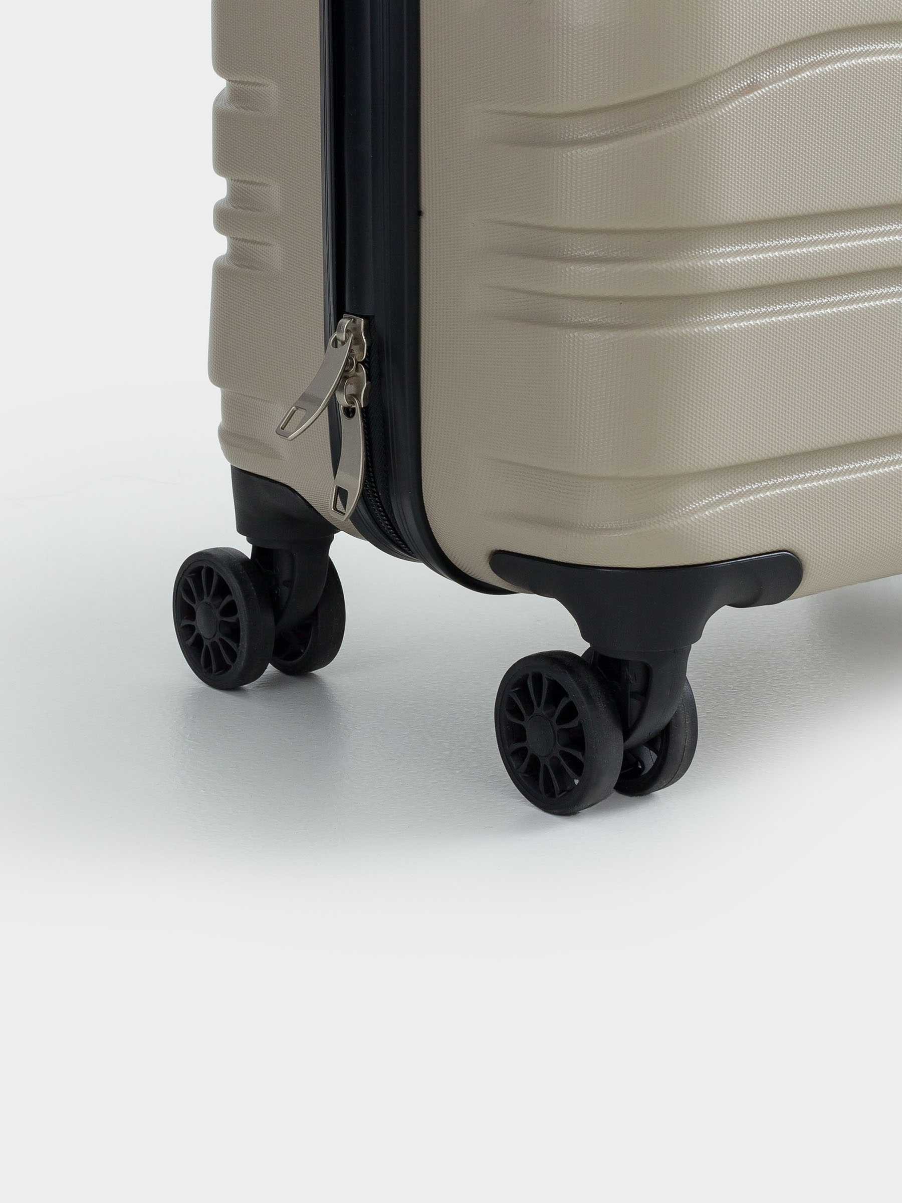 Чемодан S, 39х22х55 см, 2,7 кг, пластик, бежевый, Travel comfort, image-9