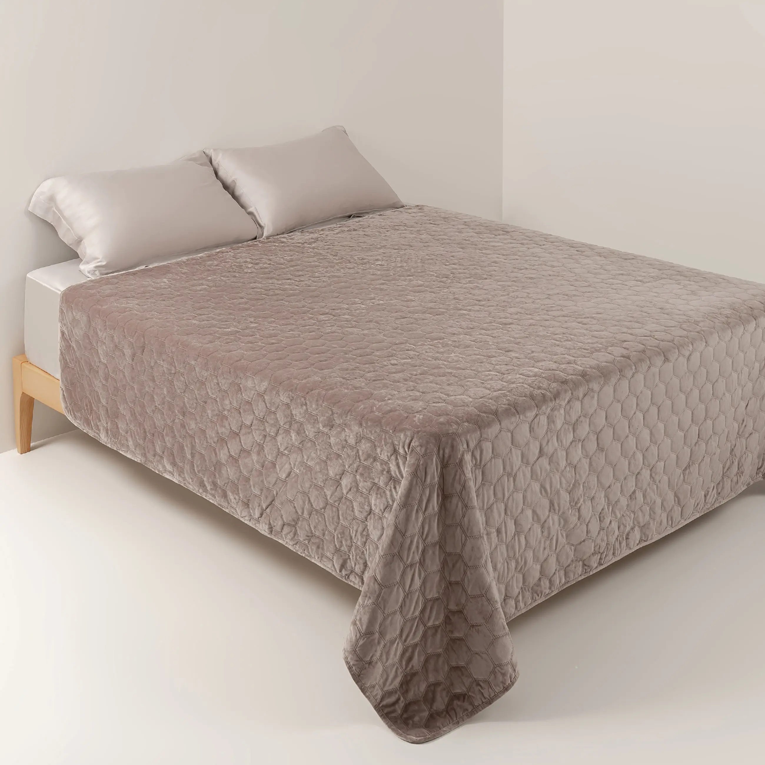 Төсек, 220х240 см, төсеніш, барқыт/микрофибра, қоңыр, Бал, Lion, Stitch velvet