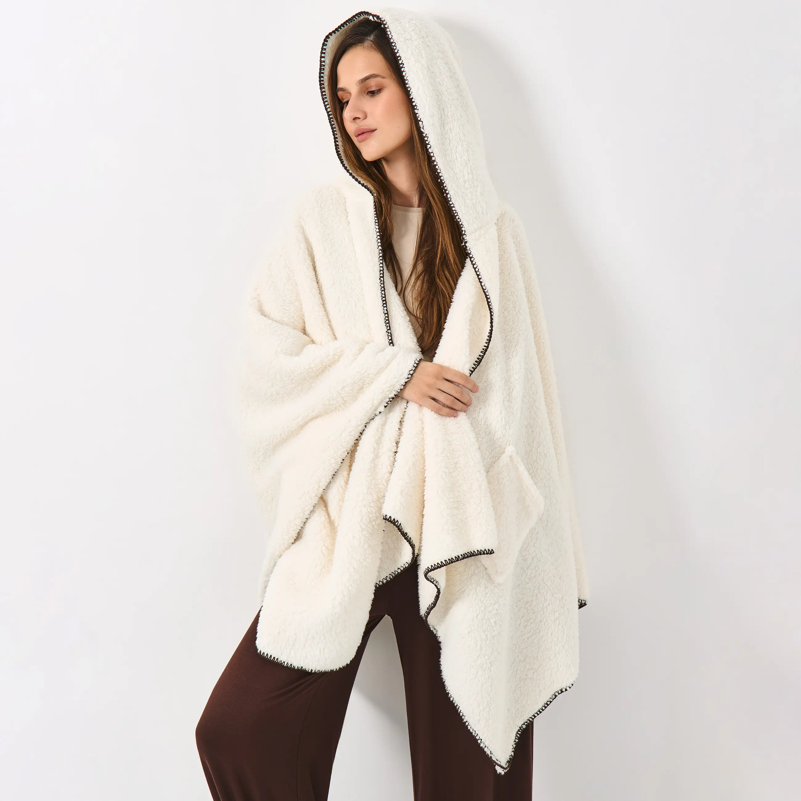 Пончо, 75х140 см, жасанды үлбір, сүт түстес, Plush poncho