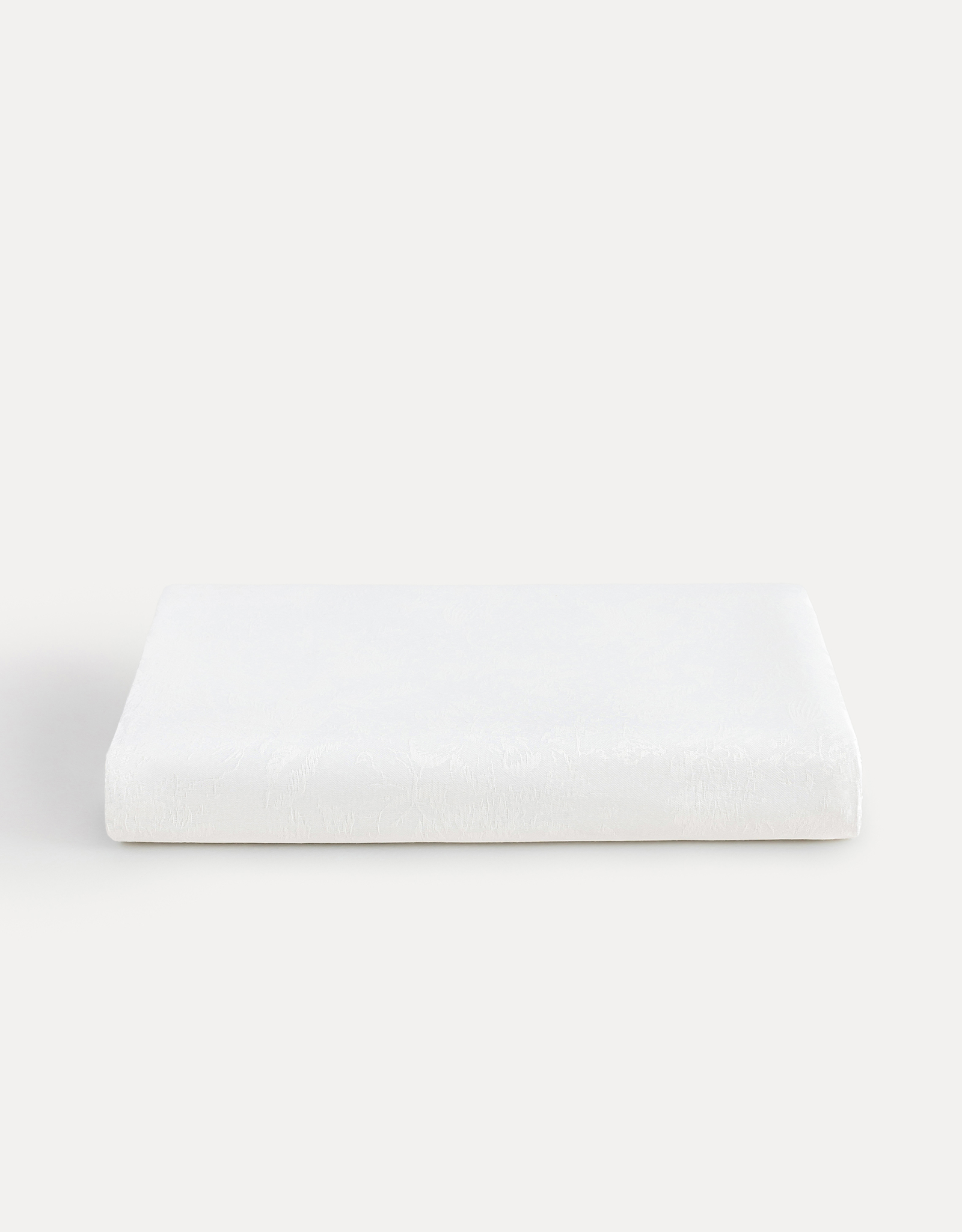Скатерть, 170х250 см, жаккард, полиэстер, белая, Весенние цветы, Petal serenity, image-0