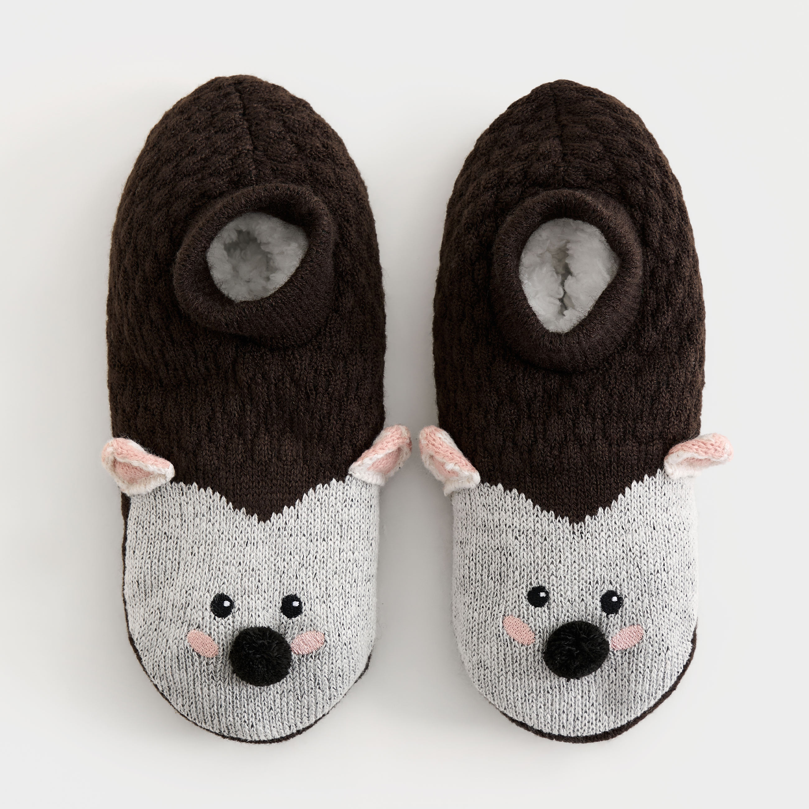 Коричневый