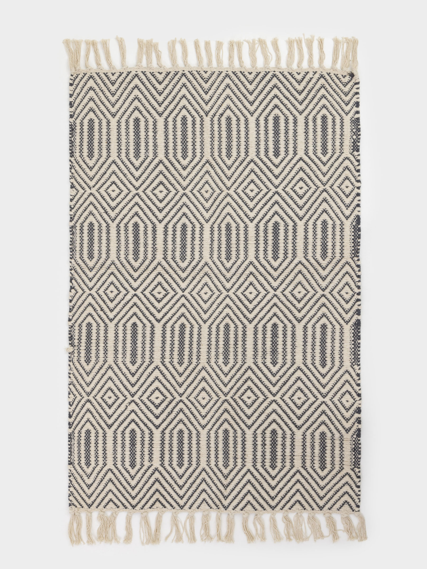 Кілем, 60x90 см, жиегі бар, мақта, қара және сүт, ромб, image-1