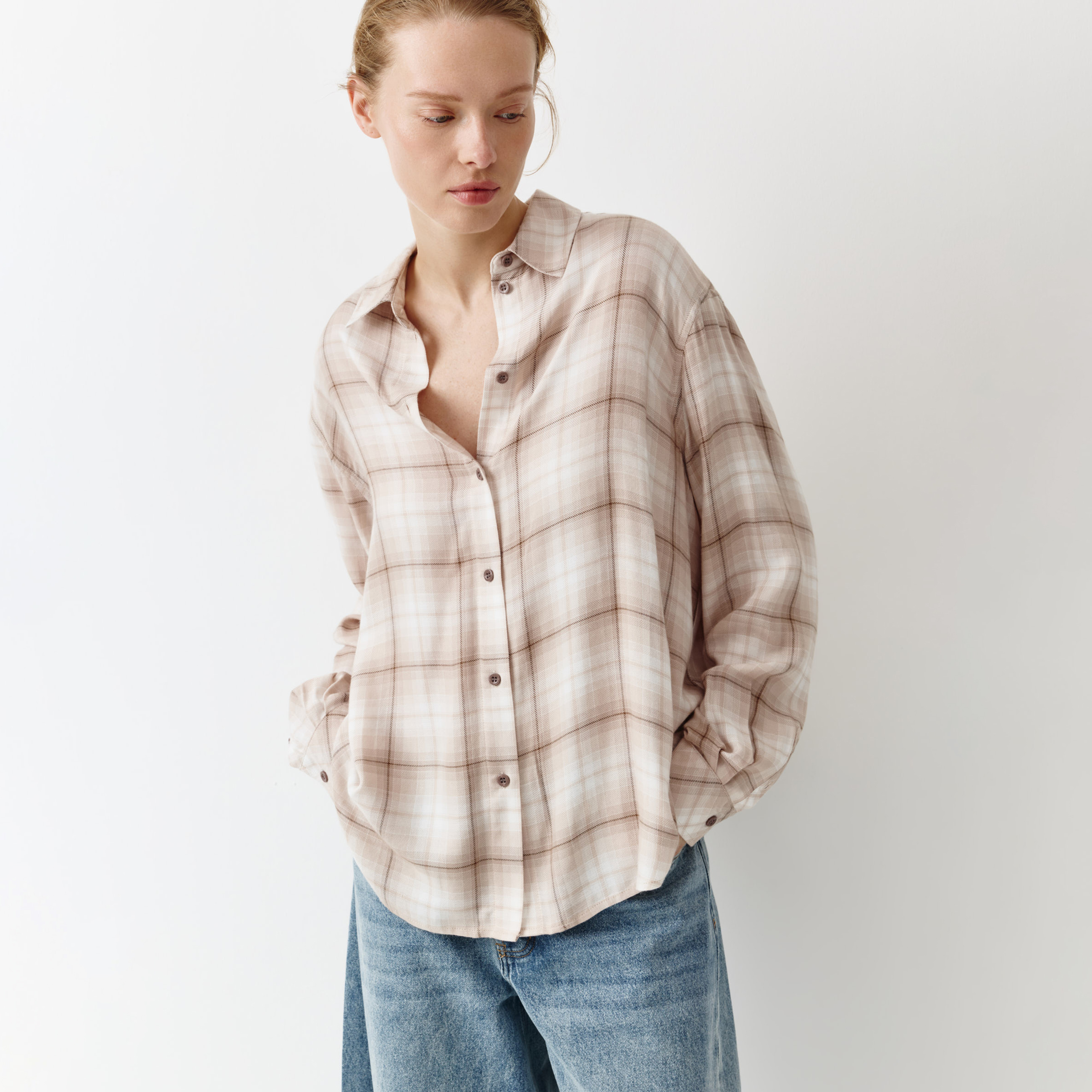 Коричневый