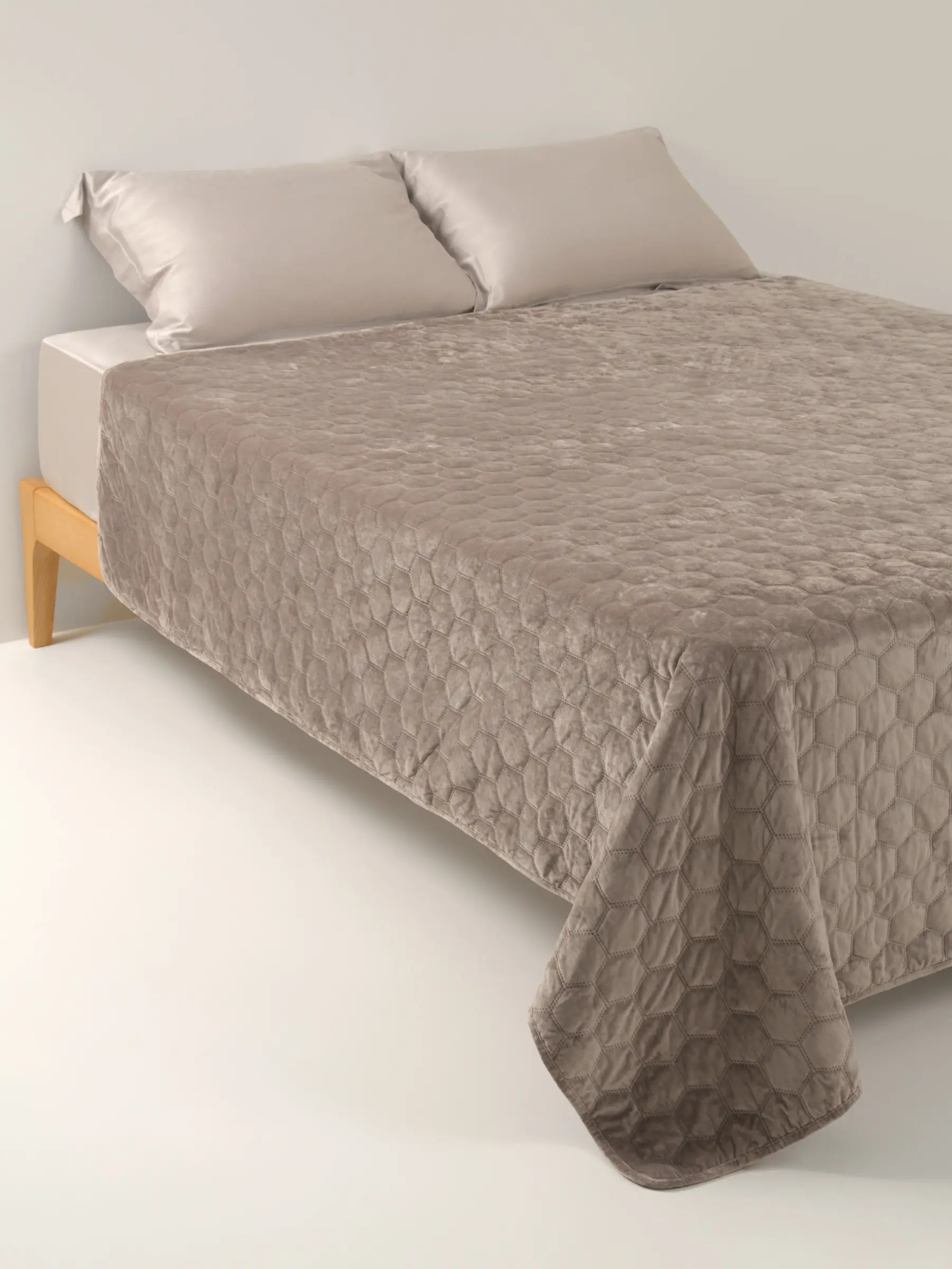 Төсек, 220х240 см, төсеніш, барқыт/микрофибра, қоңыр, Бал, Lion, Stitch velvet