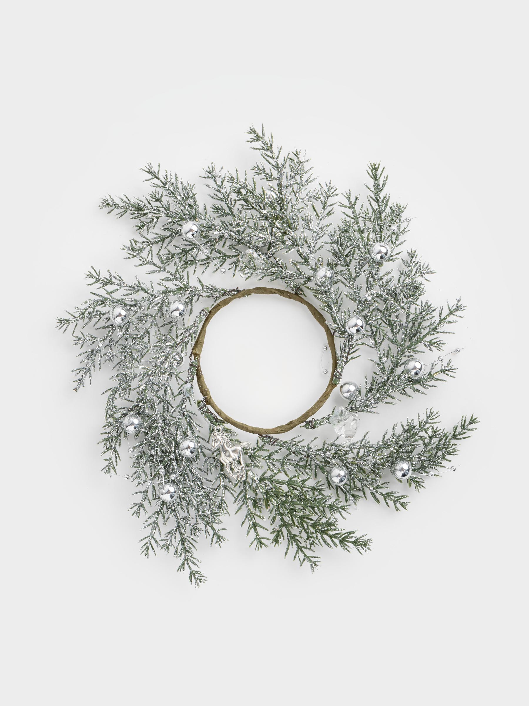 Венок декоративный, 10/26 см, пластик, Серебристая ель с лошадками, Conifer silver, image-0