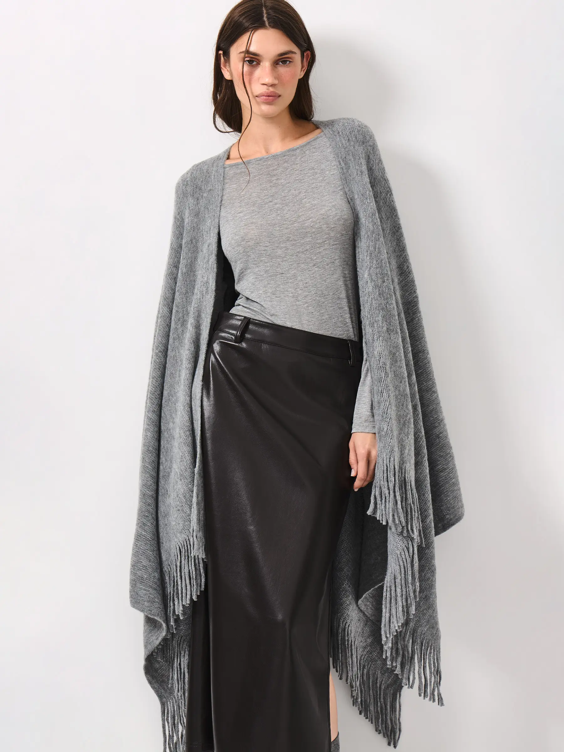 Пончо, 138х147 см, жиегі бар, акрил, сұр, Poncho, image-0