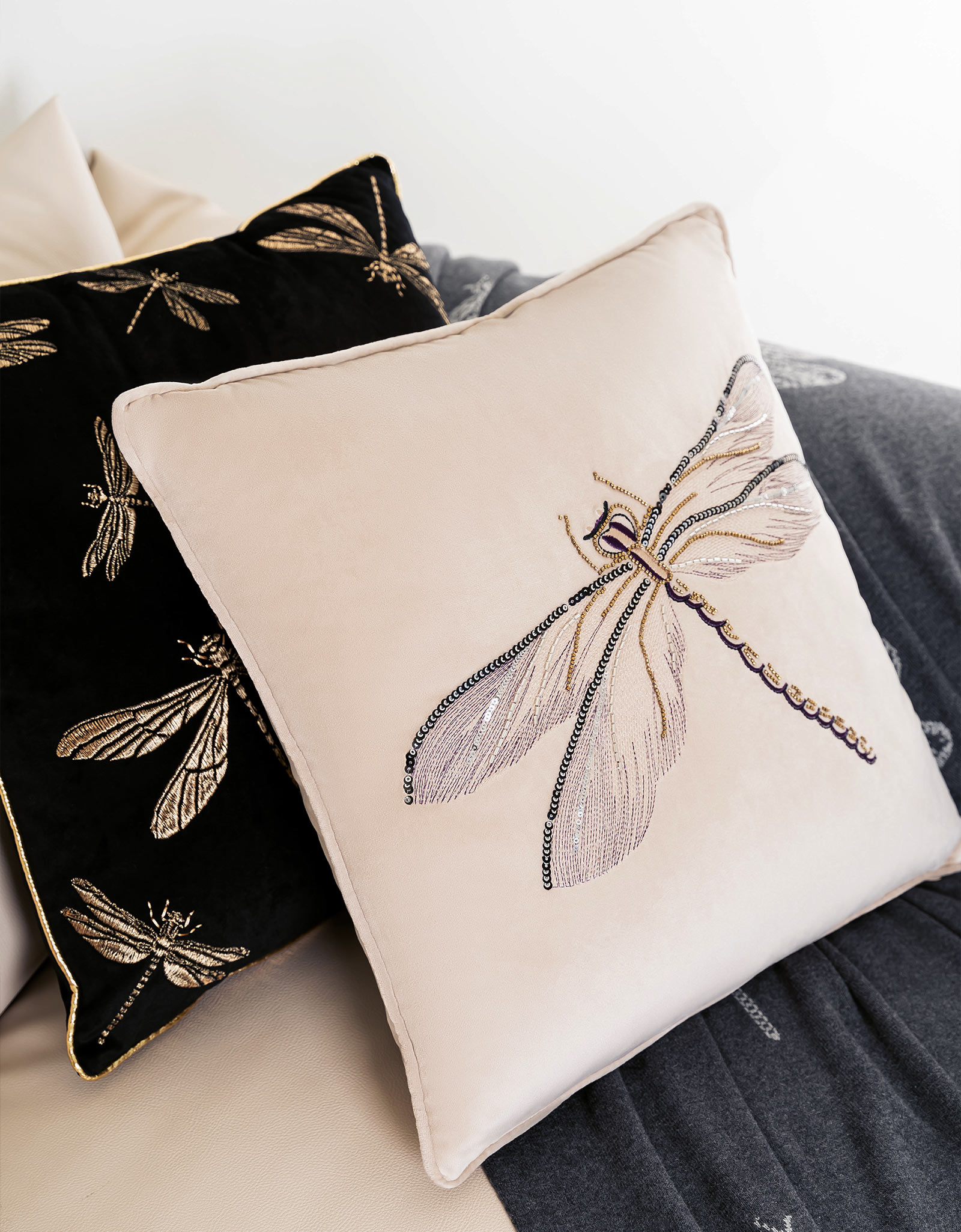Подушка декоративная, 45х45, вельвет/бисер, бежевая, Стрекоза, Dragonfly, image-3