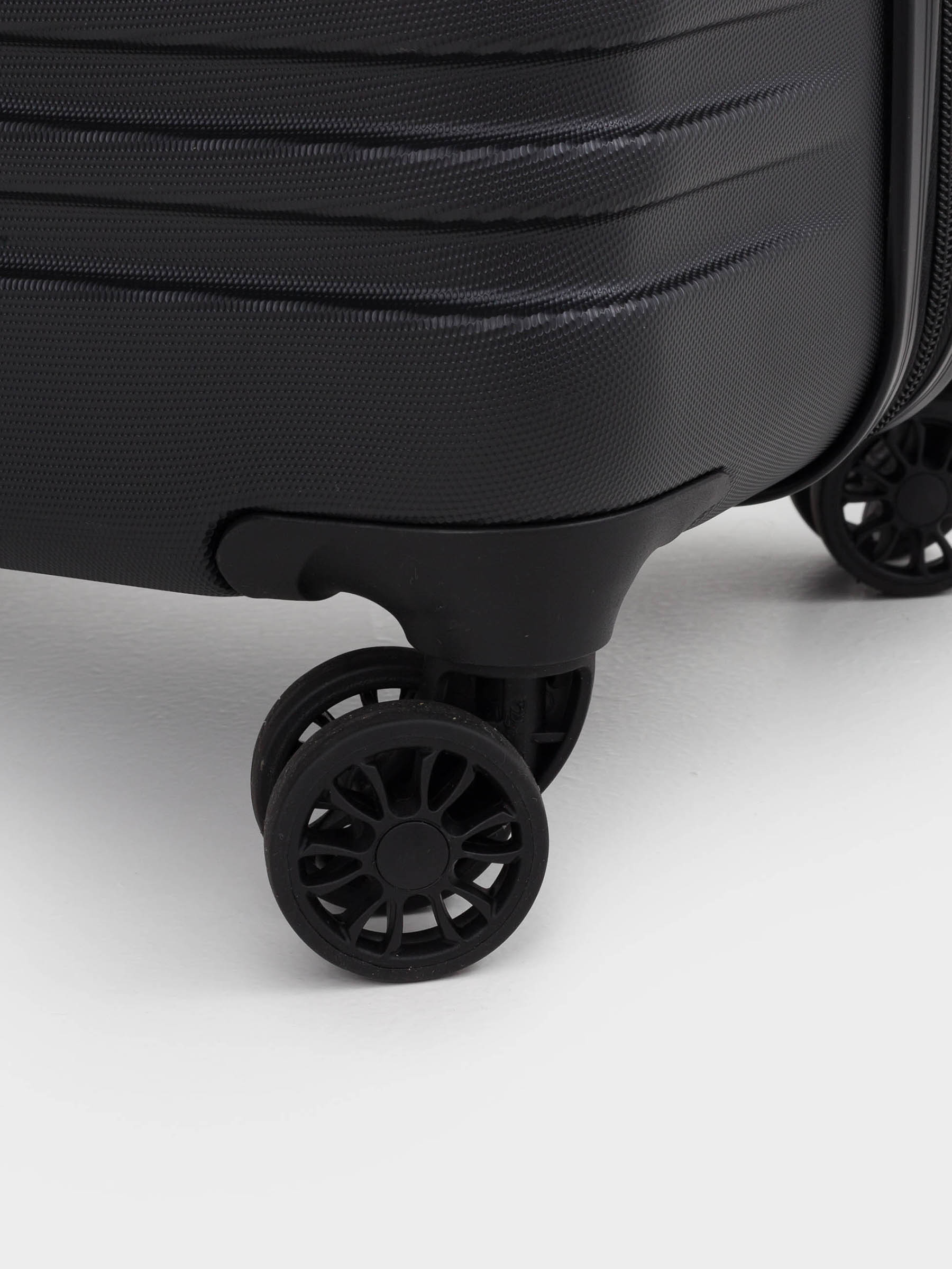 Чемодан L, 52х29х77 см, 4,2 кг, с замком, пластик, черный, Travel comfort, image-10