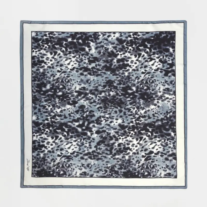 Платок женский, 70x70 см, полиэстер, черно-серый, Анималистичный принт, Kerchief ,image-0