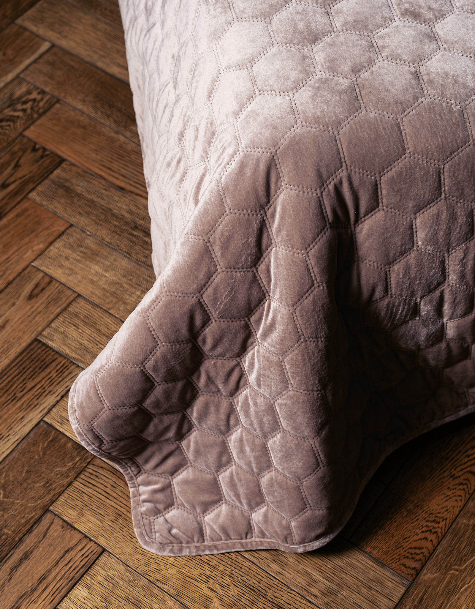 Покрывало, 220х240 см, стеганое, вельвет/микрофибра, коричневое, Соты, Lion, Stitch velvet, image-3