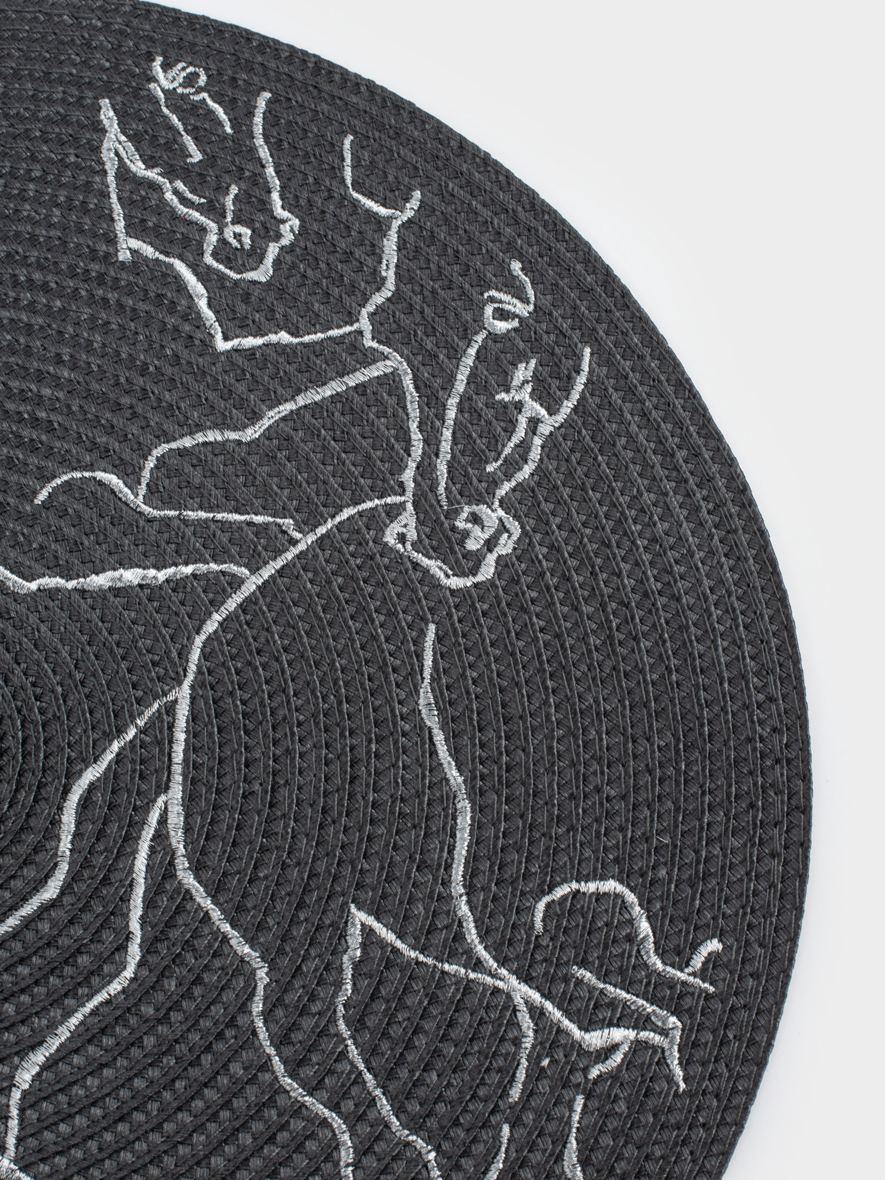 Салфетка под приборы, 38 см, полиэстер, круглая, темно-серая, Лошади, Circle embroidery, image-2