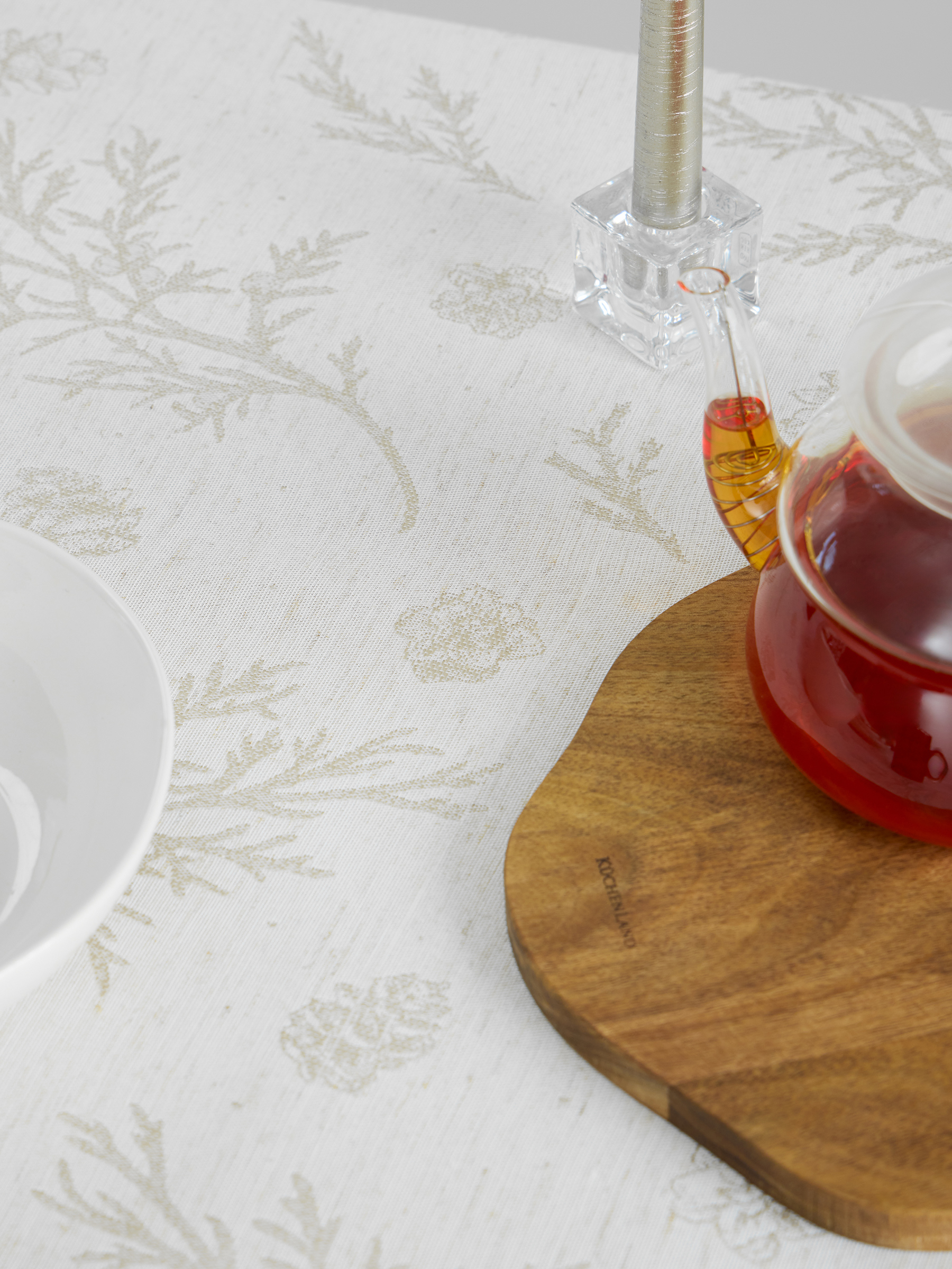 Скатерть, 160х160 см, жаккард, полиэстер, бежевая, Ветви и шишки, Conifer branches, image-2