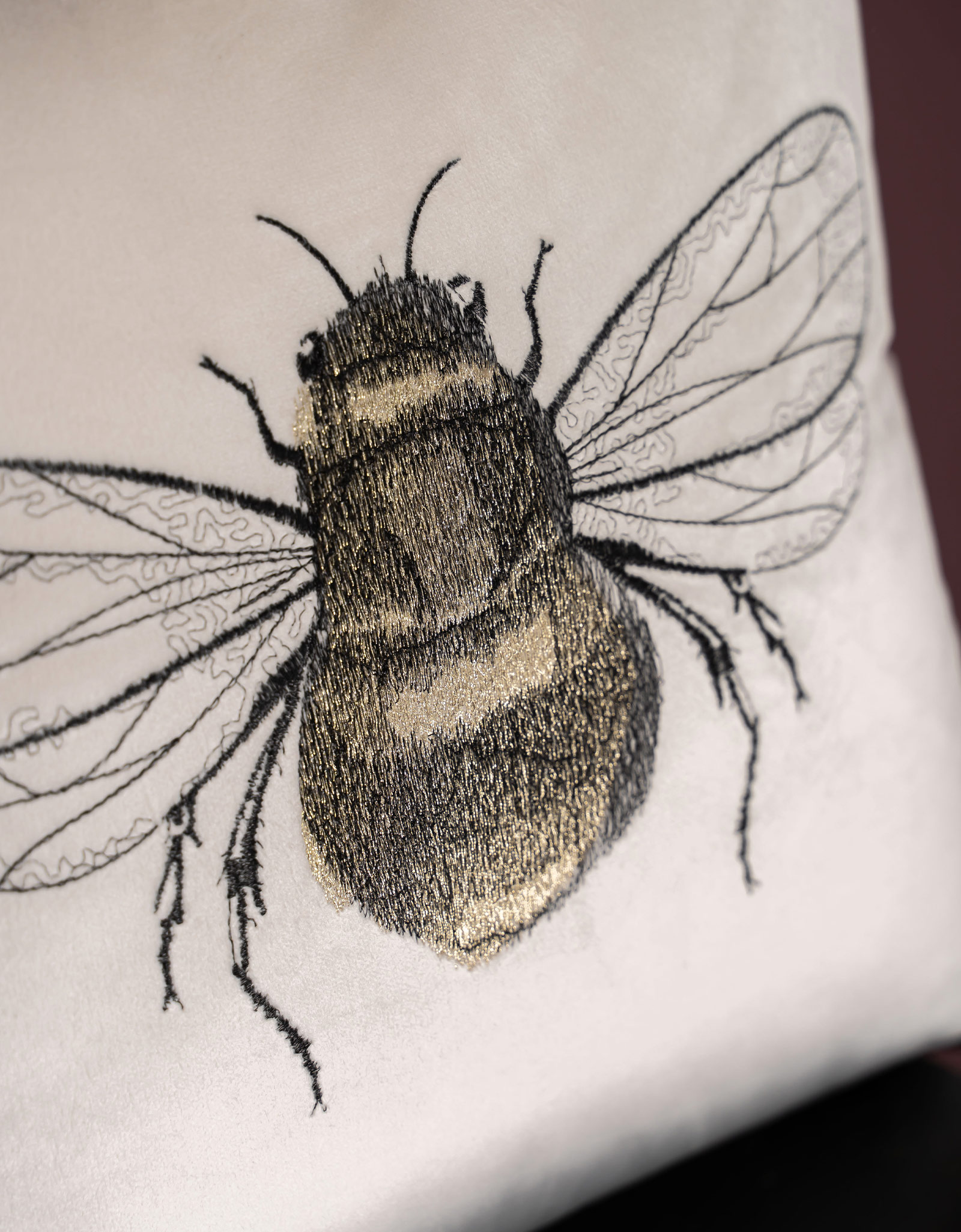 Подушка декоративная, 45х45, вельвет, молочная, Шмель, Bugs, image-3