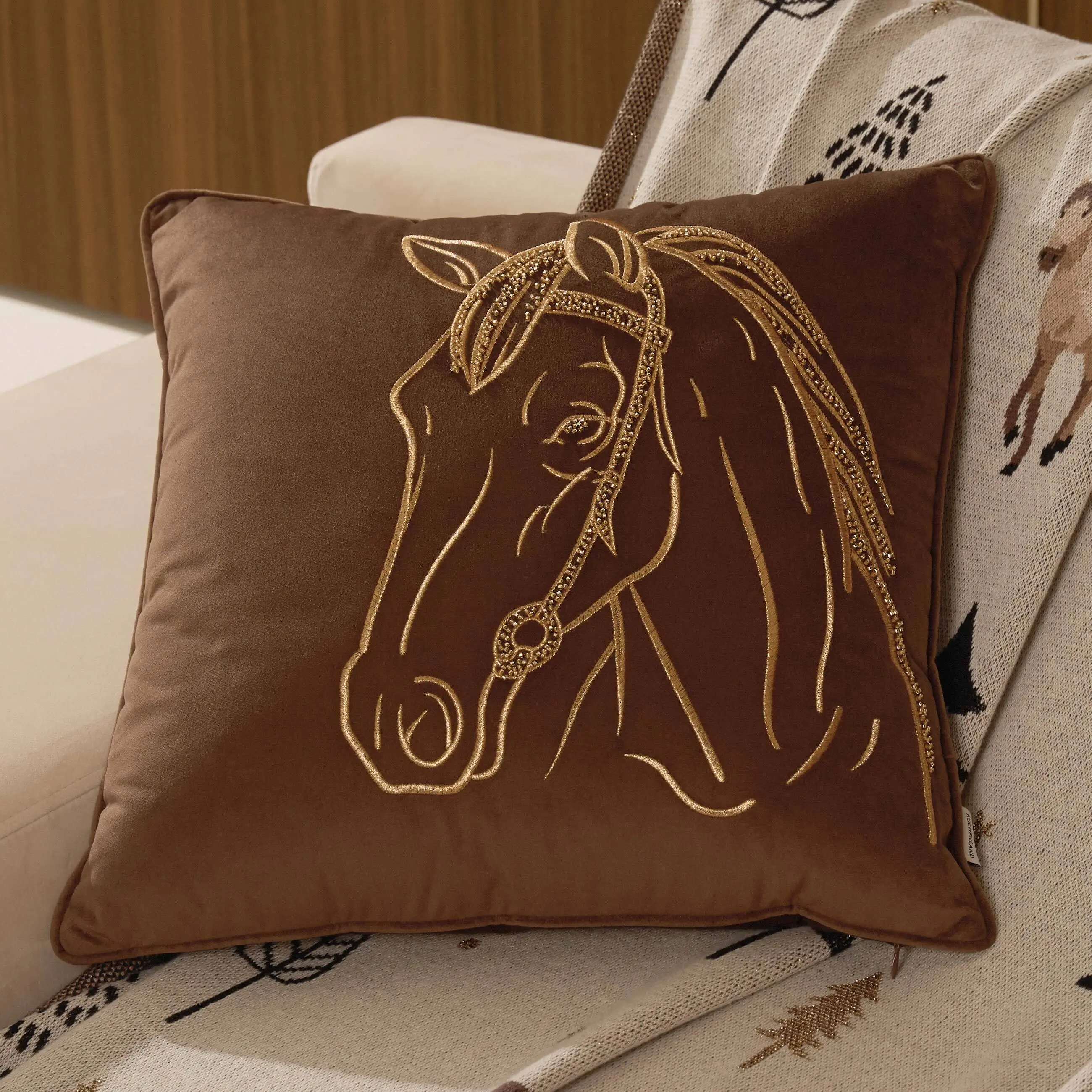 Сәндік жастық, 45х45 см, барқыт/моншақ, қоңыр, Жылқы, Horse