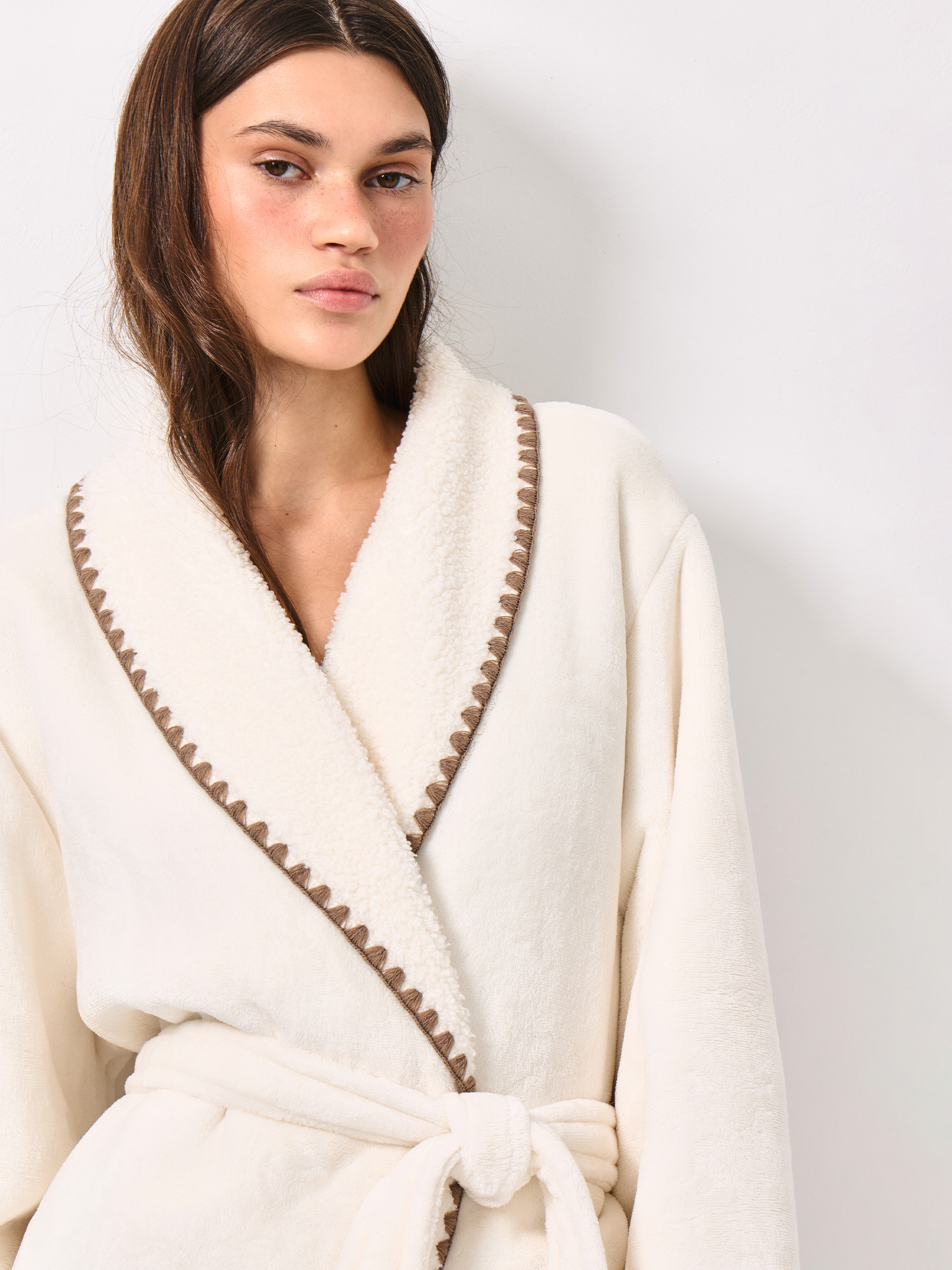 Әйелдер халаты, үйге арналған, өлшемі L/XL, ұзын жеңді, букле/фланель, сүт түстес, Curly, image-2