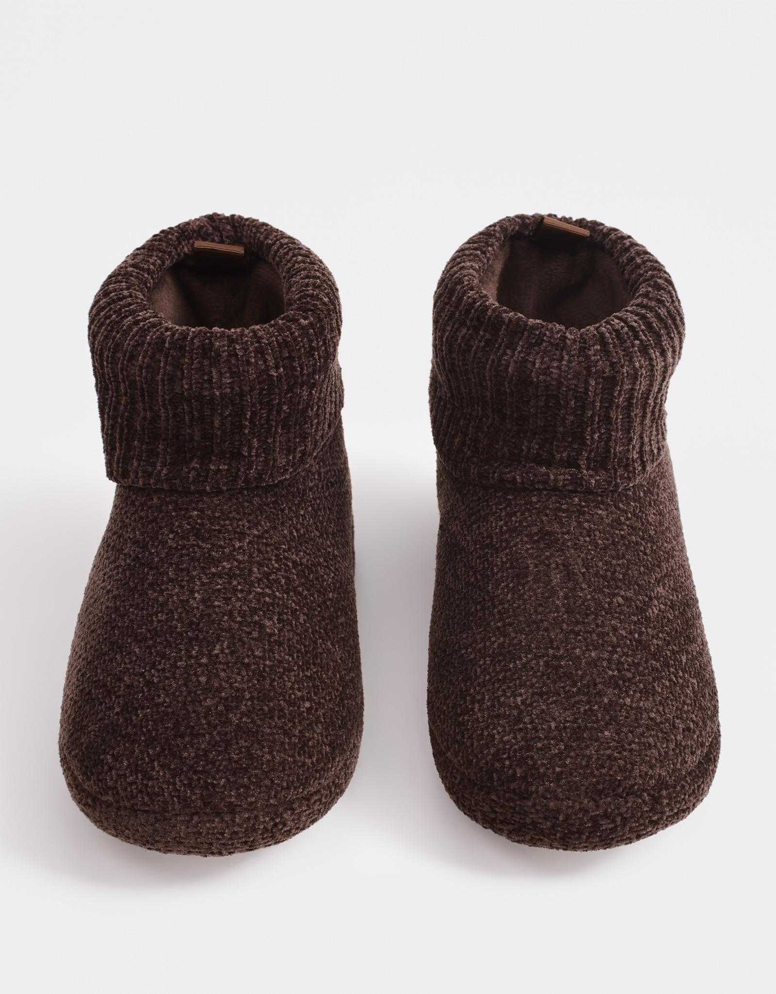 Үлкен сиськилердің порно гифтері Күйеуі әйеліне клизма жасайды (порно)