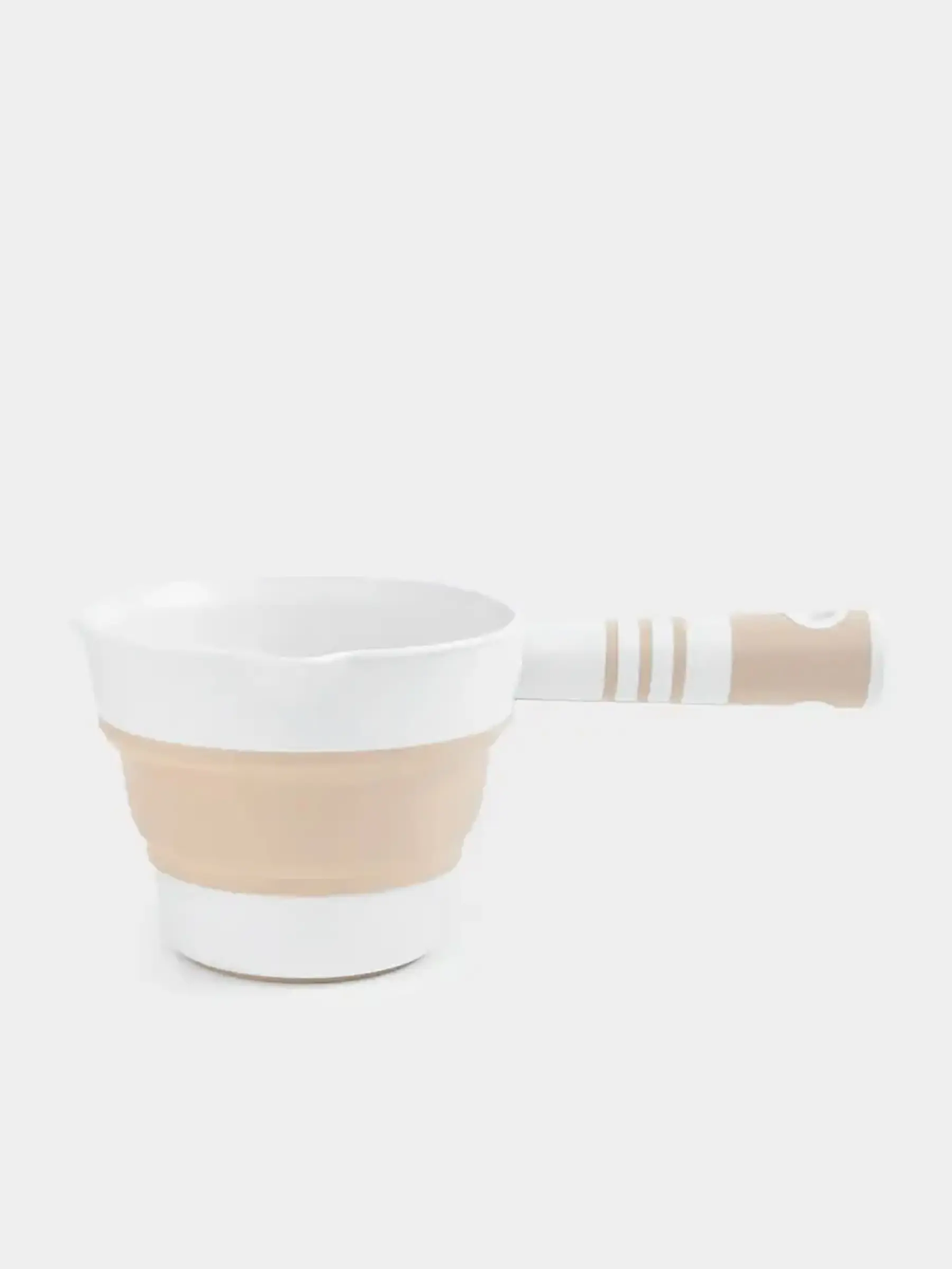 Орыс қызы мастурбация жасайды Ерлердің шарлары жалаңаш