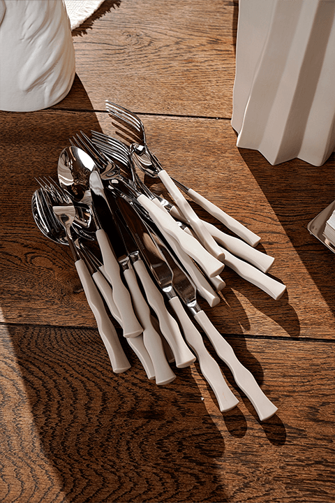 Столовые приборы