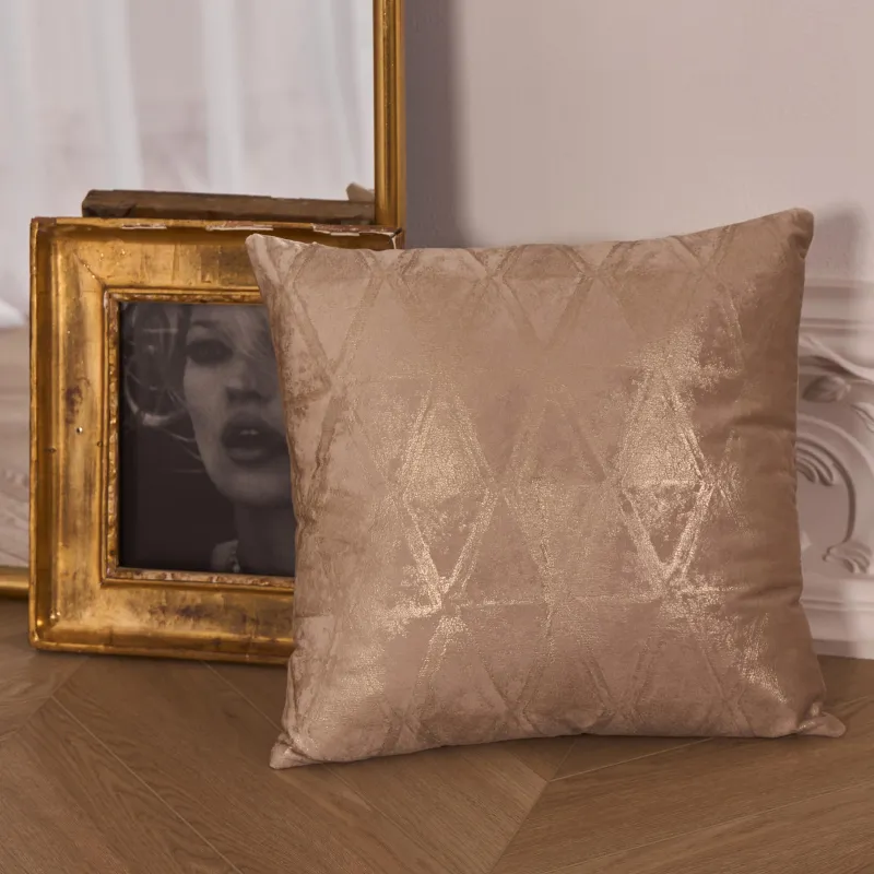 Подушка декоративная, 45х45 см, вельвет, бежевая, Золотистое напыление, Abstract