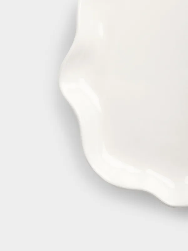 Тарелка закусочная, 24 см, керамика D, молочная, Волнистый край, Crumple, image-1