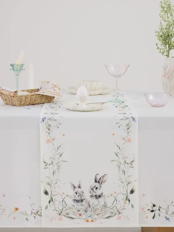 Үстел төсеніші, 40х160 см, полиэстер, ақ, Қояндар мен гүлдер, Rabbits in flower, image-2