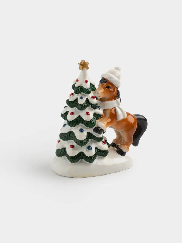 Мүсінше, 8 см, полирезин, сүт түстес және қоңыр, Шыршасы бар жылқы, Horse christmas, image-1