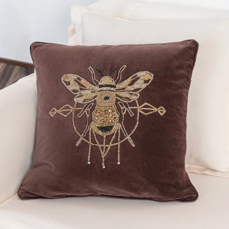 Сәндік жастық, 50х50 см, барқыт/моншақ, қоңыр, Түкті ара, Bugs