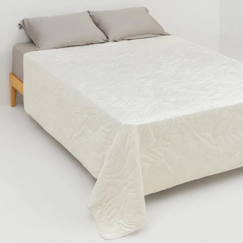 Төсек жапқыш, 220x240 см, қаланған, барқыт/микроталшық, сүтті, жапырақтар, Stitch velvet