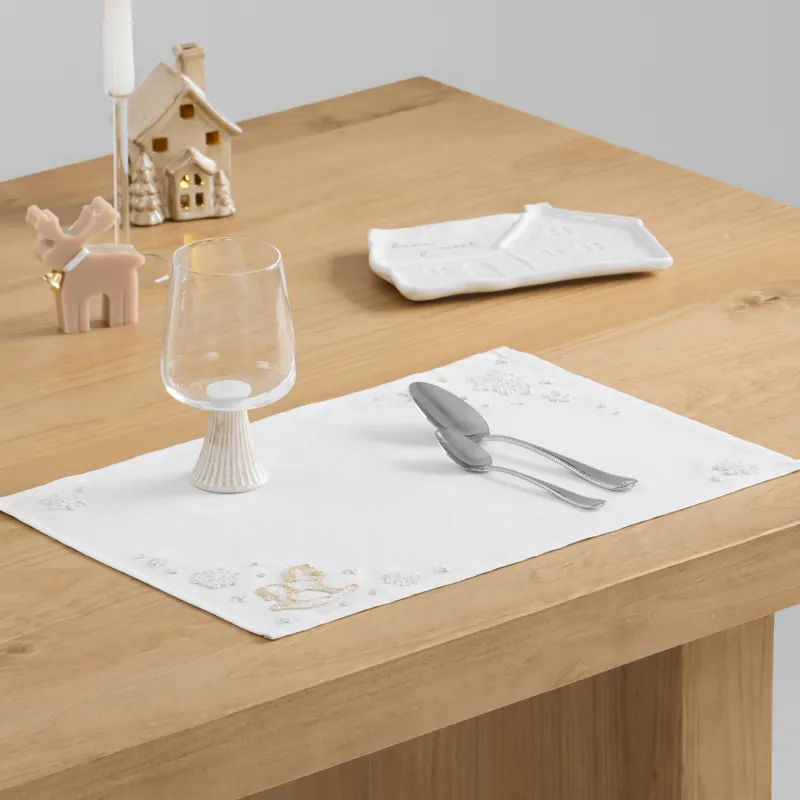 Аспаптарға арналған майлық, 30х45 см, полиэстер, тікбұрышты, сүт түстес, Жылқы, Snow horse