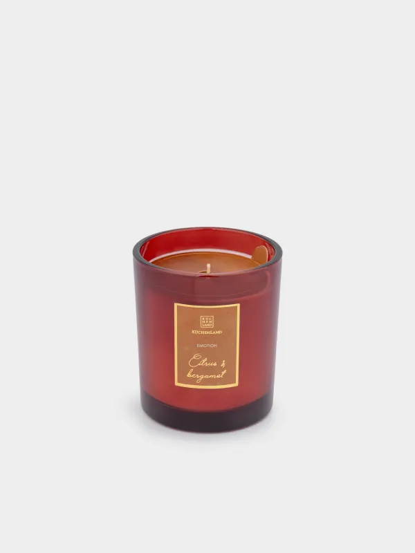 Шам хош иісті, шам ұстағышта. Хош иіс: жоғарғы ноталар - апельсин, бергамот; орташа ноталар -грейпфрут, ақгүл; негізгі ноталар - мускус. Өлшемі: 8х9 см.Материал: пальма балауызы, шыны. Балалардың қолы жетпейтін жерде сақтаңыз. Жанғыш заттардың жанында жақпаңыз., image-1