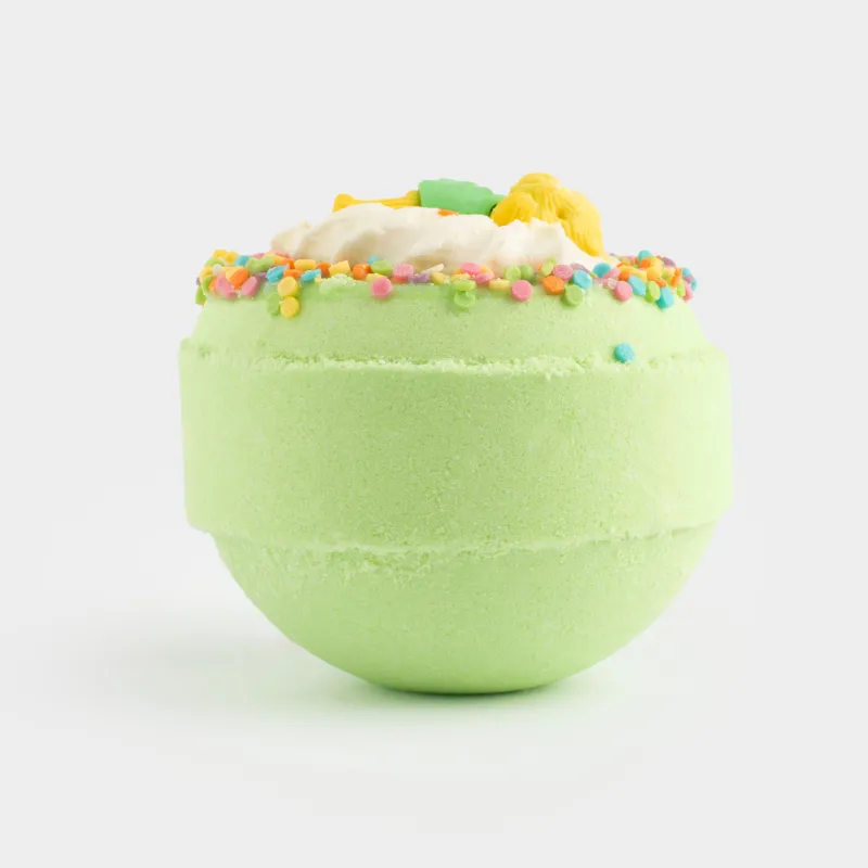 Бомбочка для ванны, 130 гр, с игрушкой, зеленая, Зеленое яблоко, Мишка в свитере, Bear, image-1