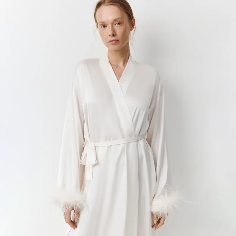 Әйелдер халаты, үйге арналған, өлшемі L, ұзын жеңді, полиэстер/қауырсын, сүт түстес, Adria