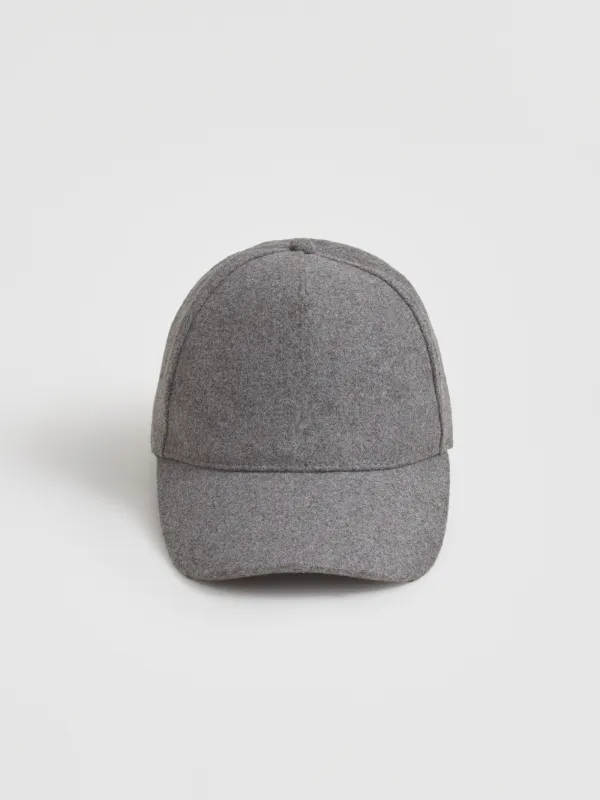 Бейсболка, Shore