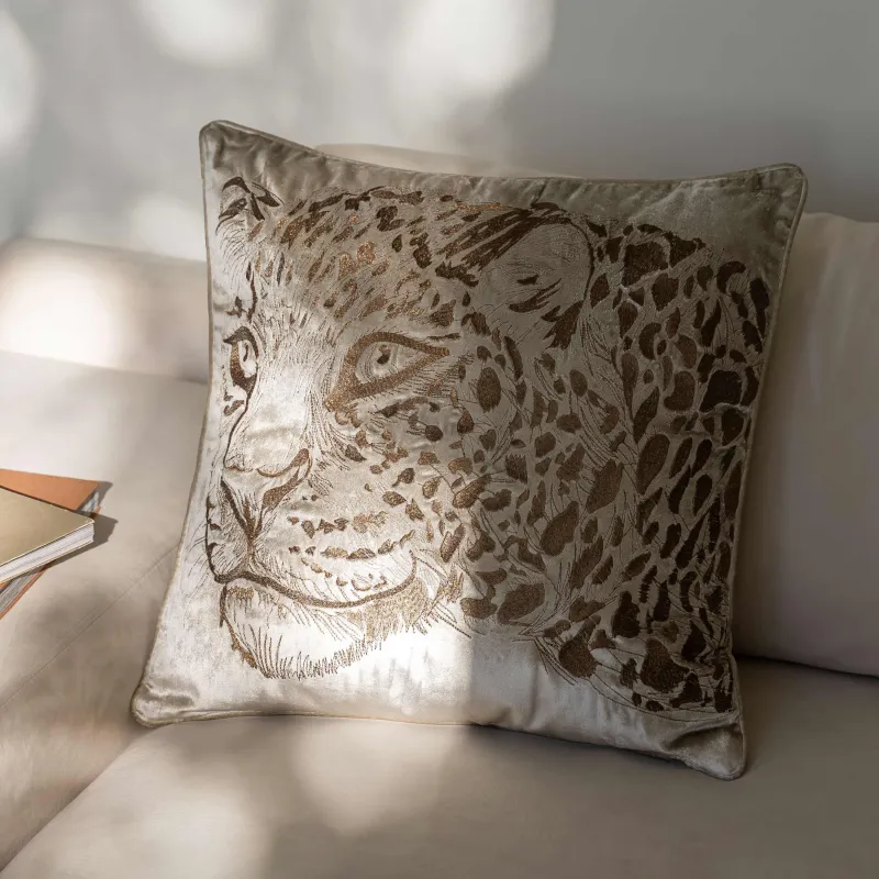 Сәндік жастық, 50х50 см, барқыт, сарғылт-қоңыр, Ягуар, Panther