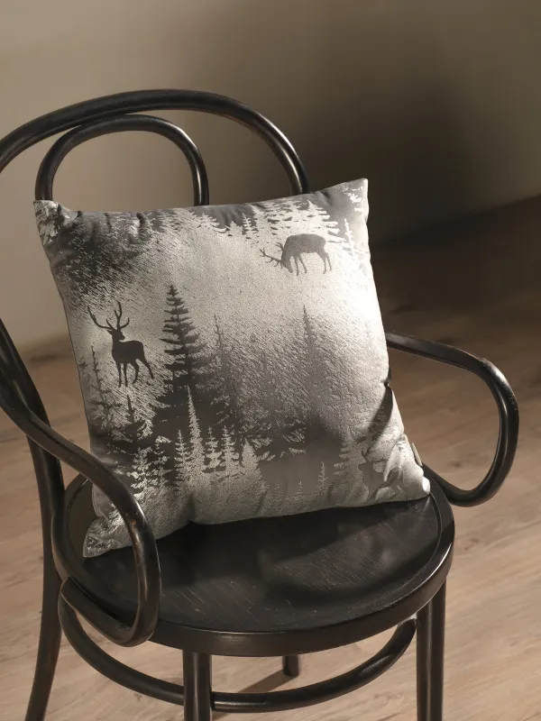 Сәндік жастық, 45х45 см, барқыт, күміс сұр, Ормандағы бұғы, Winter deer, image-6