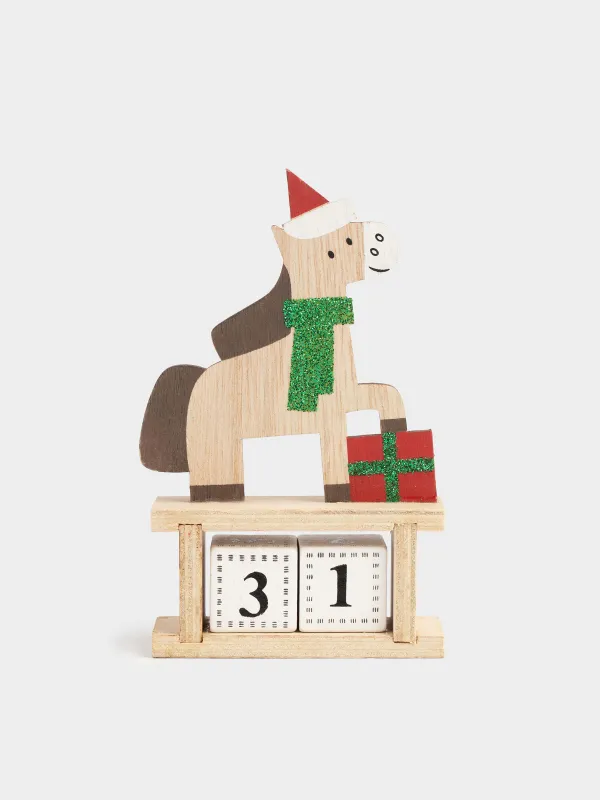 Календарь настольный, 10 см, с кубиками, дерево/полиэстер, Лошадка с подарком, Figure wood, image-0