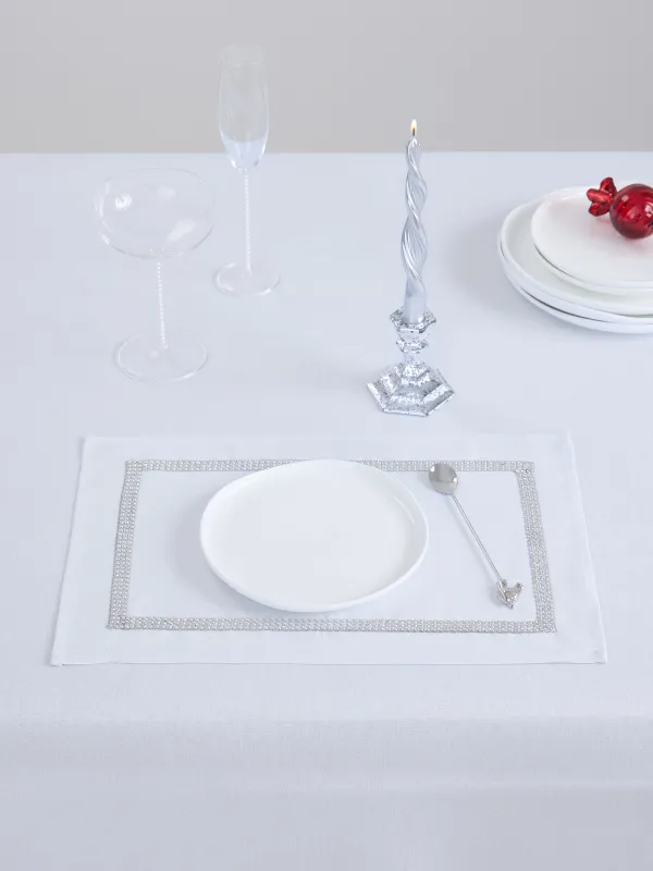 Аспаптарға арналған майлық, 30х45 см, страздары бар, полиэстер, тікбұрышты, ақ, ринстондар, image-1