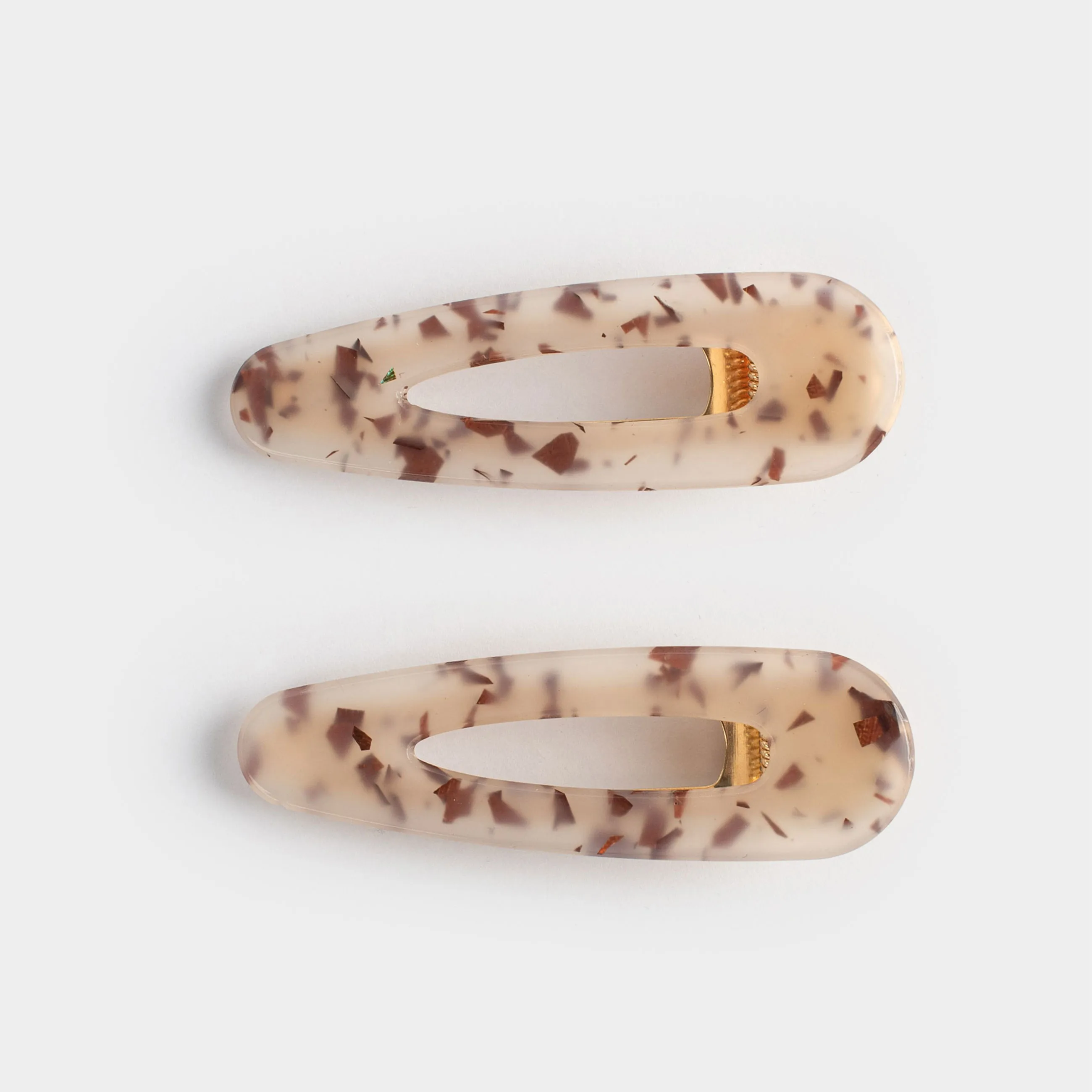 Кейден Кросс вагинальды секс кезінде тәтті айғайлайды