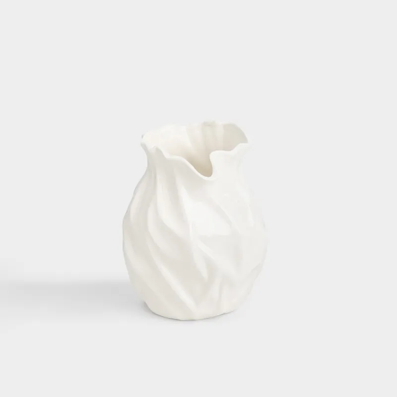 Ваза для цветов, 22 см, фарфор P, молочная, Мятый эффект, Crumple