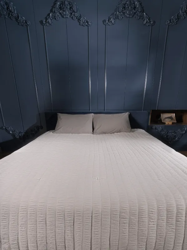 Покрывало, 220х240 см, стеганое, полиэстер/микрофибра, бежево-серое, Полосы, Stitch, image-1